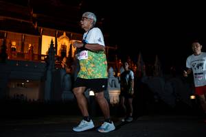 BIB: 512, 084
                            <button type="button" onclick="openModal(22280202)" class="btn btn-primary btn-sm float-right btn-popup" data-toggle="modal" data-target=".modal-high-quality">
                        <i class="fas fa-shopping-cart"></i> Add to Cart
                    </button>
                                            <button type="button" onclick="isThisMe(22280202, true)" class="btn btn-success btn-sm float-right btn-popup btn-isme hidden" data-toggle="tooltip" data-placement="bottom" title="นี่คือรูปของคุณใช่ไหม คลิกที่นี่เพื่อเอาเข้าอัลบั้ม">
                        <i class="fas fa-plus"></i> Add to album
                    </button>
                    <button type="button" onclick="isThisMe(22280202, false)" class="btn btn-warning btn-sm float-right btn-popup btn-isnotme hidden">
                        <i class="fas fa-ban"></i> Remove from album
                    </button>